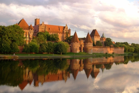 Malbork Castle: 6-Hour Private Tour to the Largest Castle Private Tour in English, German, Russian, or Polish