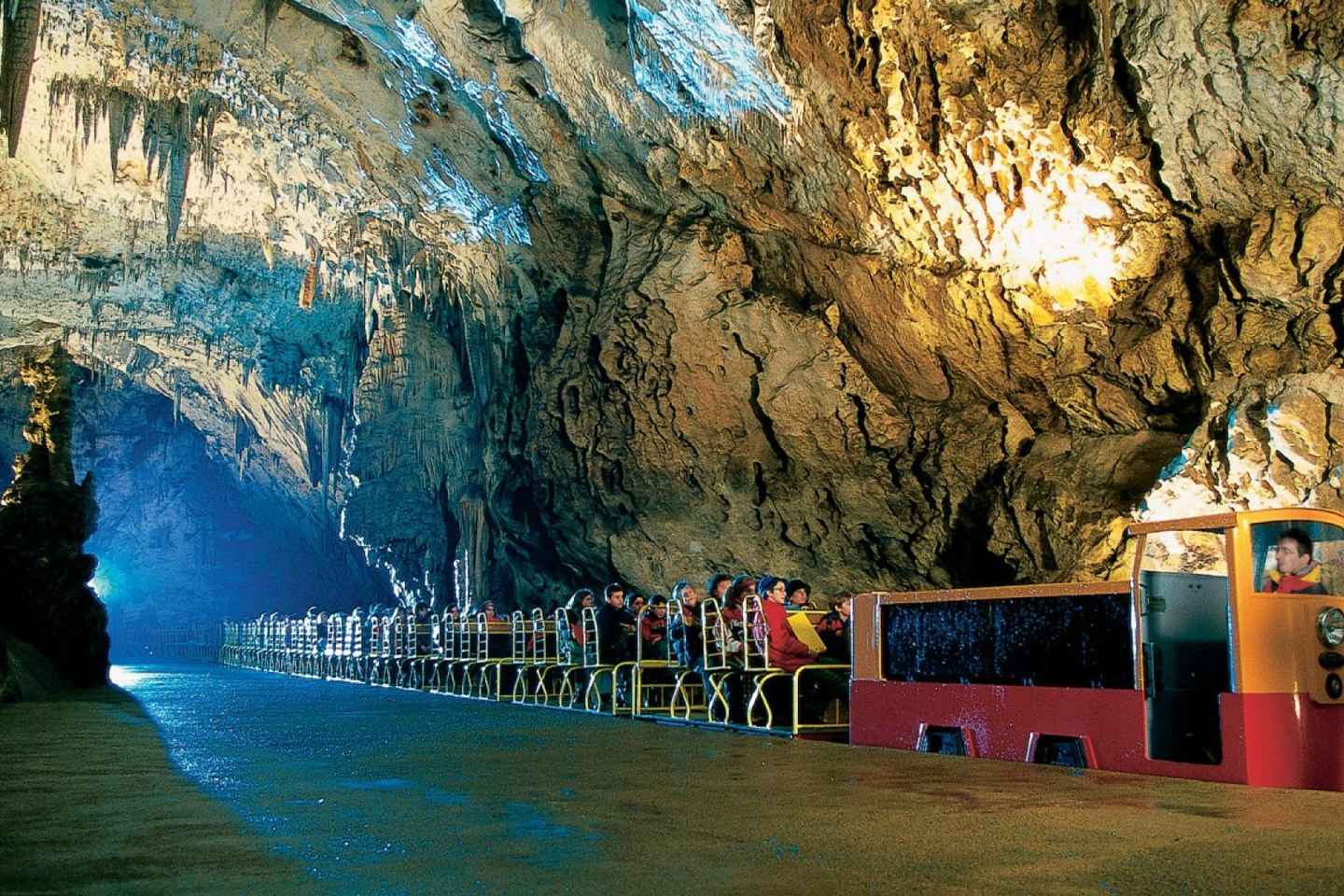 Пиран: полдня в пещерах и замках из Порторожа