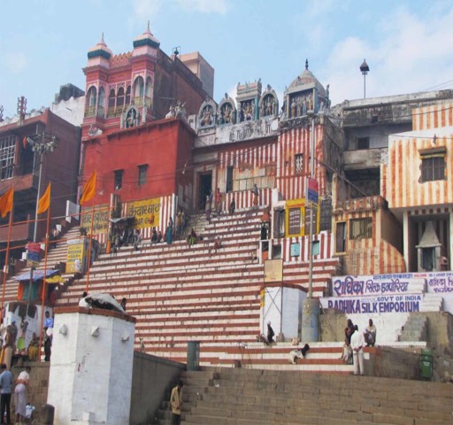 Visit Varanasi Full-Day Tour of Temples, Sarnath and Aarti in Govardhan, India