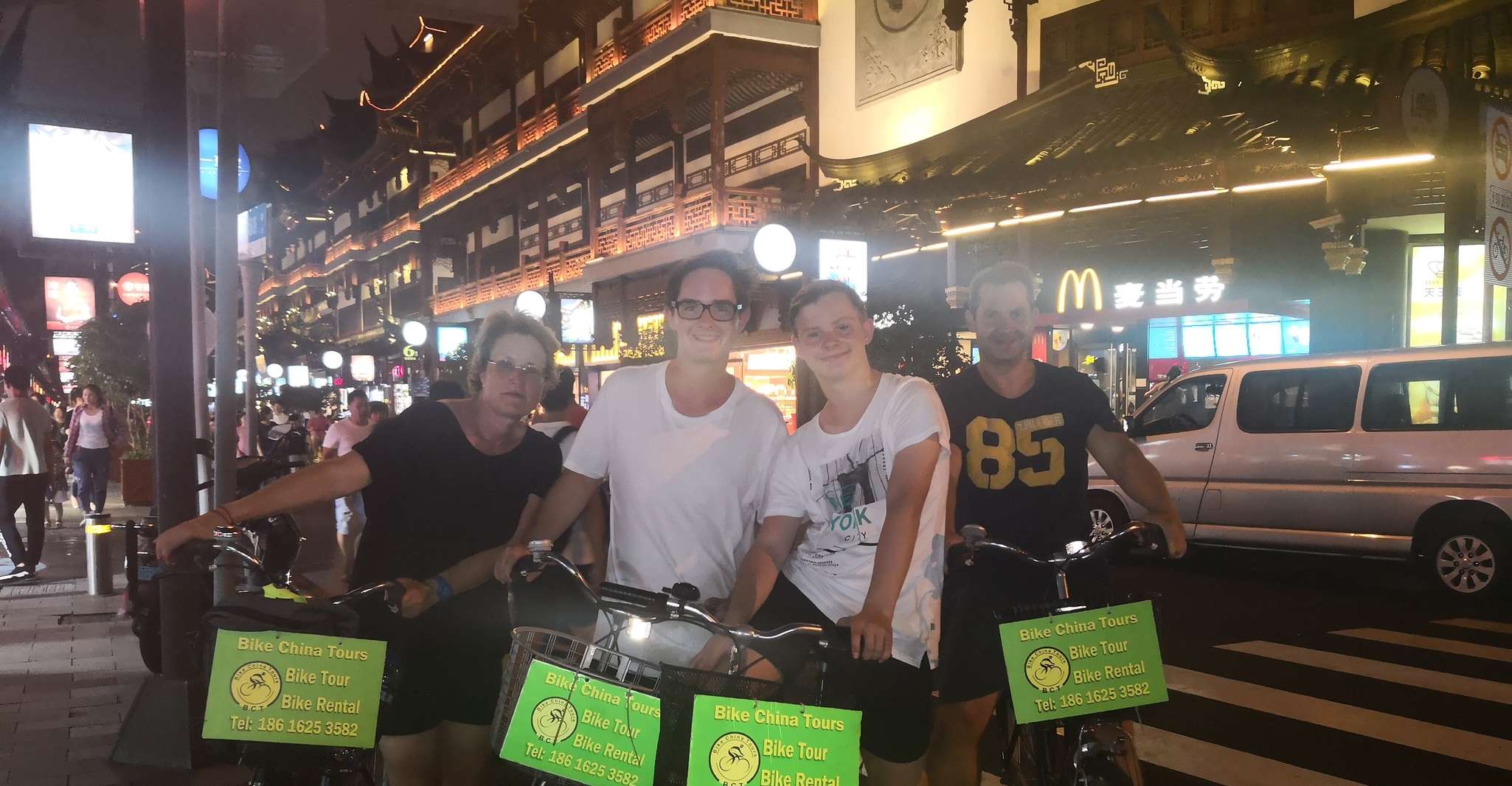 Shanghai: Nightlife Adventure and Tasting Bike Tour photo 13