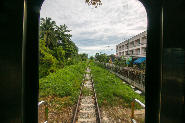 Damnoen Saduak Floating Market & Maeklong Train Market Tour Premium 9 seat with hotel pick up and drop off