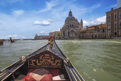 Venedig: Gondelfahrt und Dinner-Erlebnis