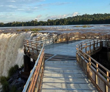 Excursion privée aux chutes d'Iguazú en Argentine et au Marco de las Tres Fronteras ARG