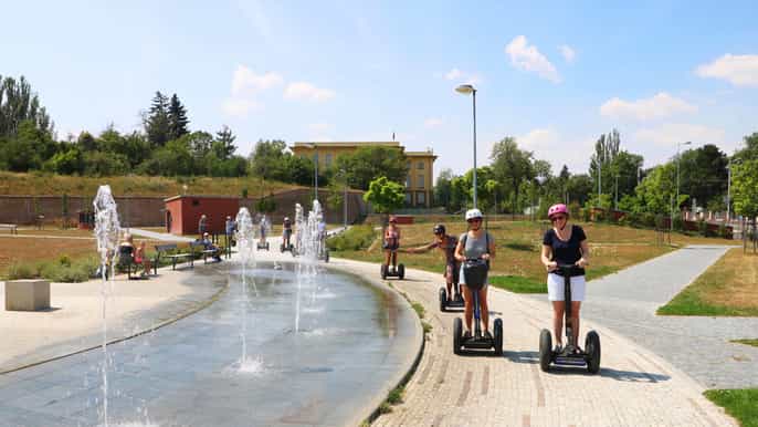 Praga: tour en Segway por el distrito del castillo