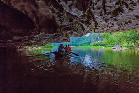 Cruises & boat tours