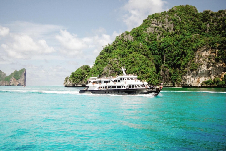 Coral Bay et îles Phi Phi : croisière et déjeuner de luxeDepuis Patong, Kata, Karon ou la ville de Phuket