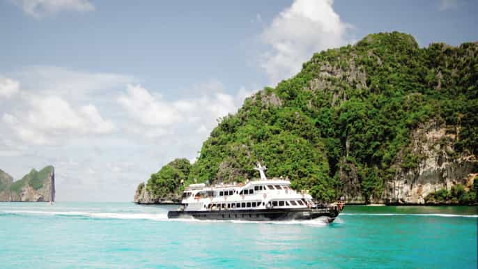 coral bay phi phi island tour by big boat premium lunch