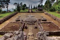 De Yogyakarta, Cetho, Sukuh Erotic Temple y Solo City - Housity