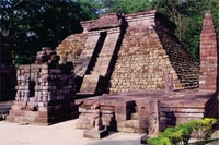 Aus Yogyakarta, Cetho, Sukuh erotischer Tempel und Solostadt - Housity