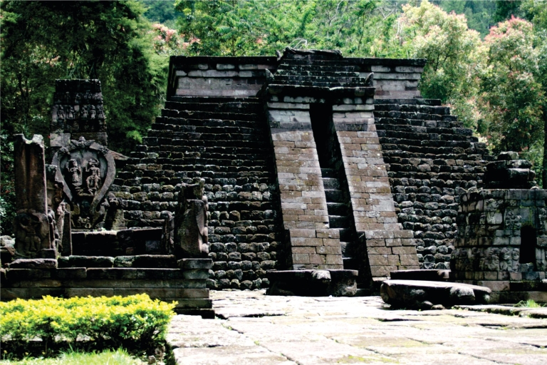 Depuis Yogyakarta : Cetho, le temple érotique de Sukuh et la ville de Solo