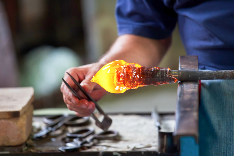 Tour en bateau : Murano, Burano et vue panoramique de Saint-MarcMurano et Burano en bateau : Musée du soufflage du verre et de la dentelle