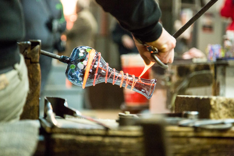 Tour en bateau : Murano, Burano et vue panoramique de Saint-MarcMurano et Burano en bateau : Musée du soufflage du verre et de la dentelle