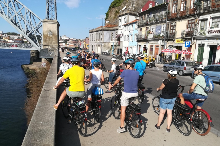 Porto: begeleide e-biketour van 3 uur langs de hoogtepuntenPorto: e-bike-tour in het Frans langs de hoogtepunten