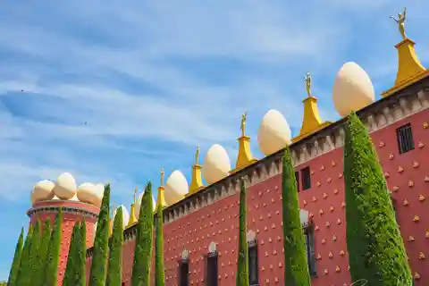 Dalí Triangle & Cadaqués Day-Trip From Girona