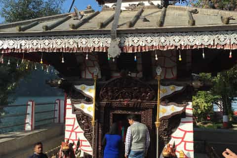 Pokhara: Tour Bus Unguided Day Trip