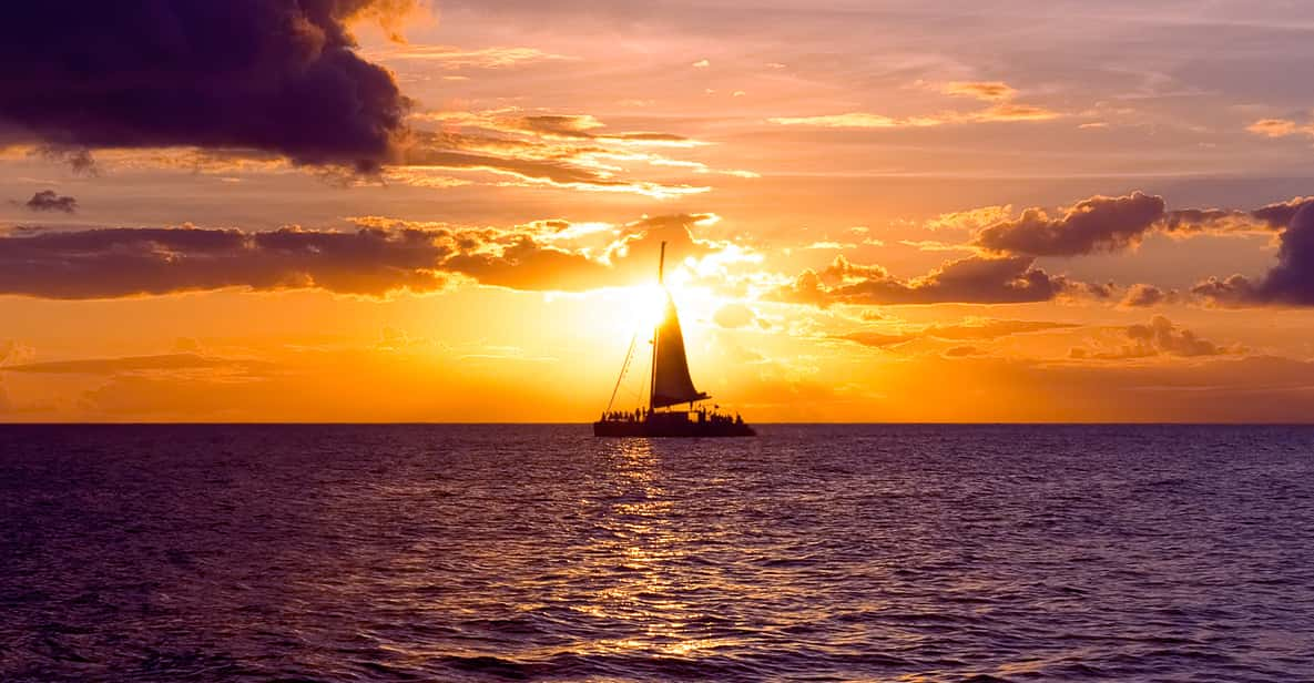 Oahu: Waikiki Sunset Cocktail Cruise