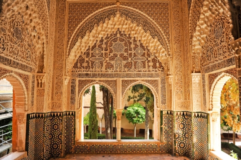 Granada: Fast-Track Alhambra & Nasridenpaläste geführte TourPrivate Tour