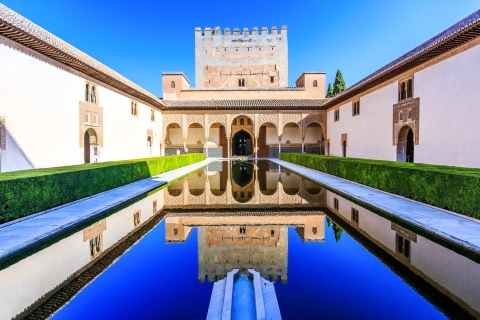 Grenade : Visite guidée accélérée de l'Alhambra et des palais NasridesVisite de groupe en anglais