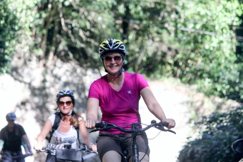 Sintra - Cascais: 6-godzinna Electric Bike Tour z LizbonySintra: 6-godzinna Electric Bike Tour Guide z hiszpańskim