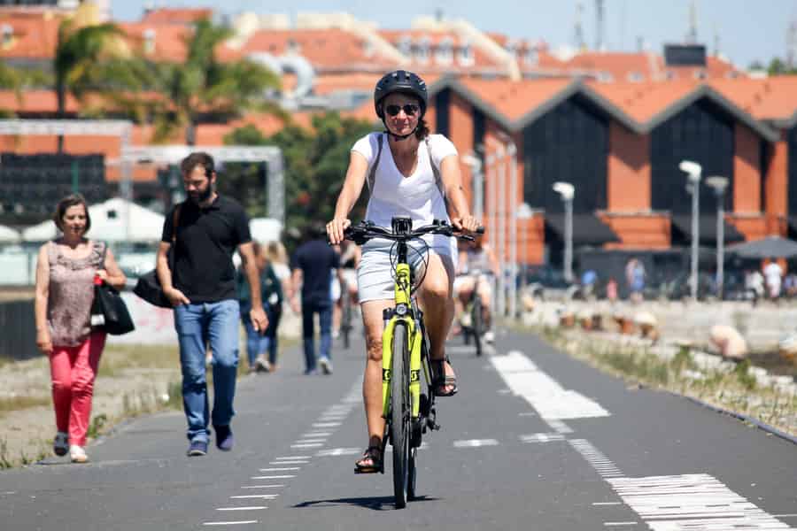 Lissabon: E-Bike-Tour am Fluss nach Belém. Foto: GetYourGuide