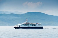 Loch Ness, Urquhart Castle Round-Trip Cruise - Housity