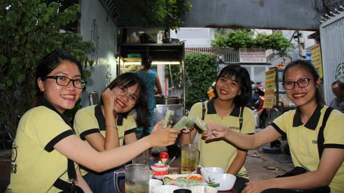 saigon food nightlife experience by foot