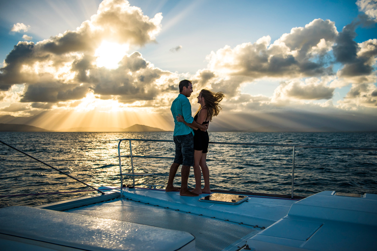 Port Douglas: zeilcruise bij zonsondergang op luxe catamaran