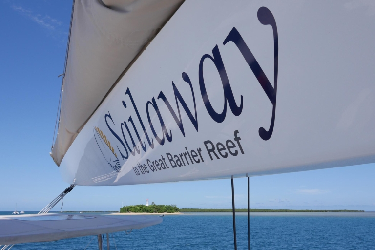 Port Douglas: Middagcruise op de Lage Eilanden op luxe catamaran