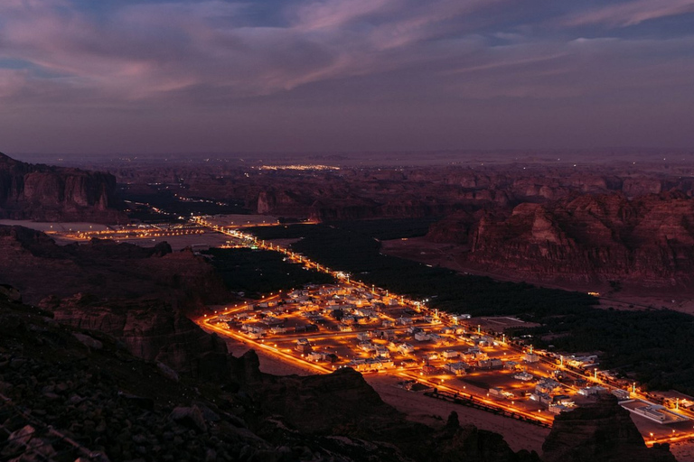 AlUla: Private Old Town, Oasis & Harrat Sunset Tour