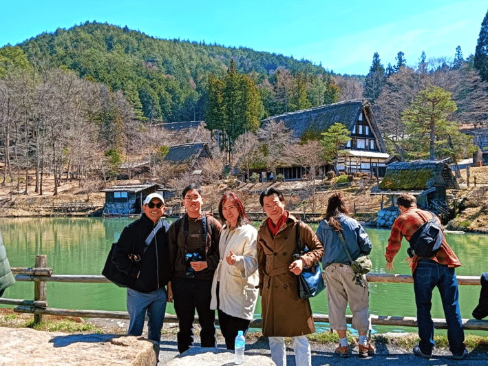 Takayama: Hida Folk Village Guided Tour with Bus Transfer
