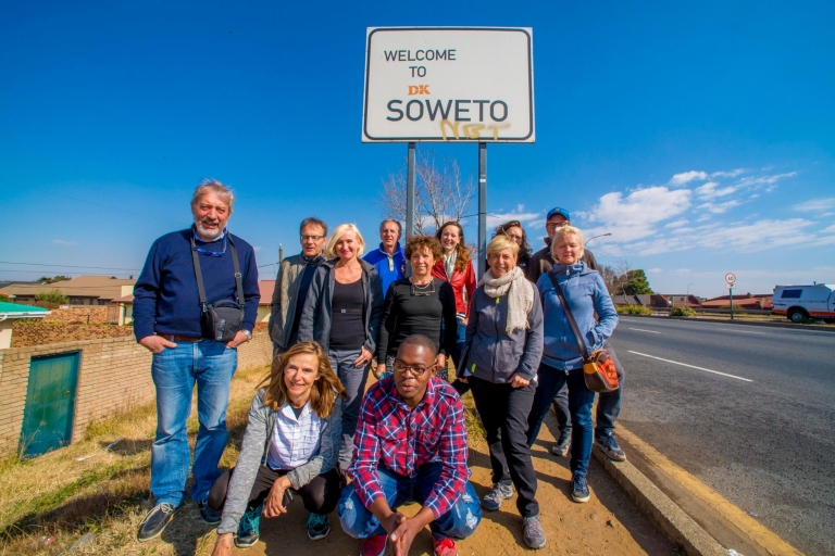 Johannesburgo: Soweto Apartheid & Township Tour con almuerzoRecorrido por el municipio y el apartheid de Soweto con almuerzo