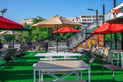 Montego Bay : Poko Loko Floating Bar Island Chill TourMontego Bay : Excursion détente sur l&#039;île du bar flottant Poko Loko