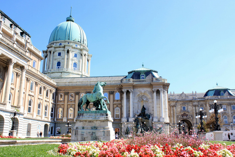 Budapest: Castle District Walk con Café StopBudapest: paseo por el distrito del castillo con parada de café