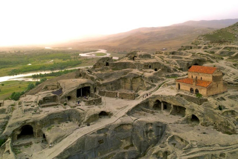 Voyage aller-retour entre Erevan et Tbilissi : Visite à pied et dégustation de vin