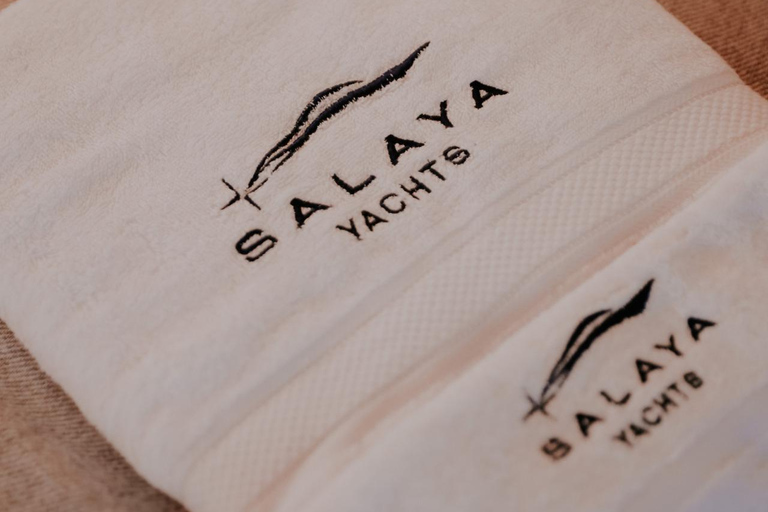 Jakarta: Private Luxus-Yacht-Tour zu 3 Inseln mit SchnorchelnPrivate Tour zum Inselhopping am Vormittag (08:00–12:00 Uhr)