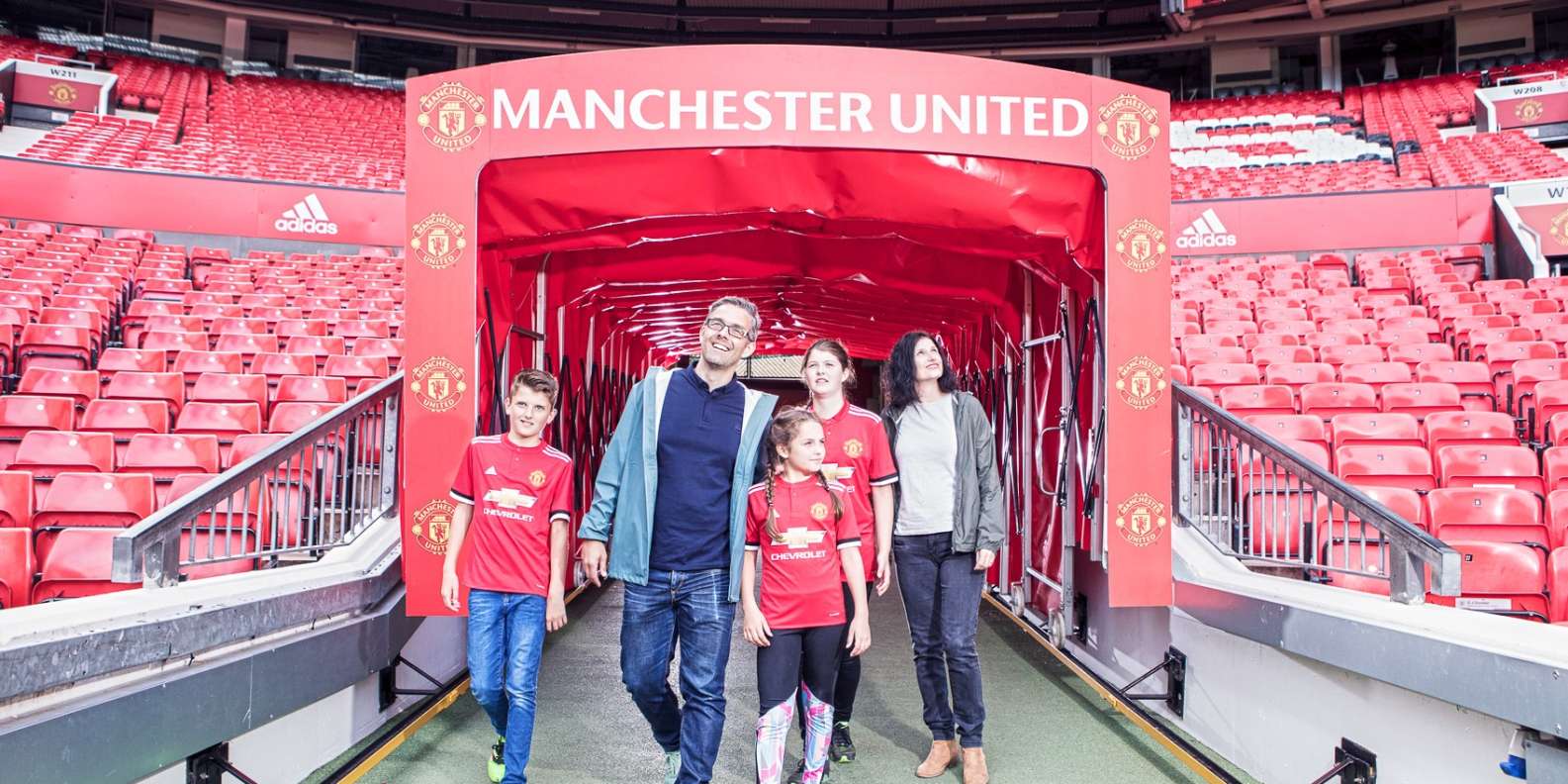 manchester united tour and hotel package