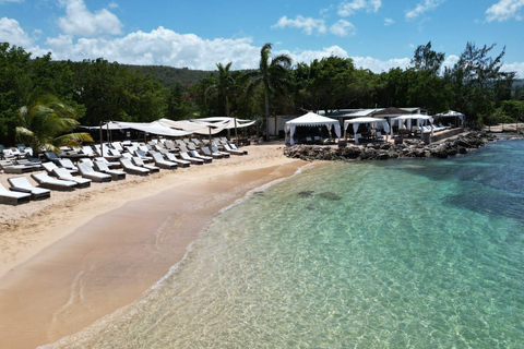 Falmouth: Bamboo Beach Club VIP-toegang + Lunch & CocktailsOphaalservice in Falmouth Trelawny Area Hotel