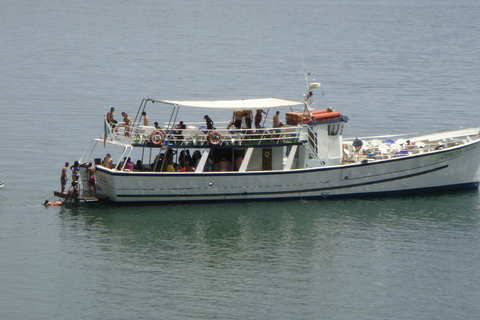 Lisboa: Nochevieja: Crucero por el río Tajo con barra libreLisboa: Crucero de Nochevieja por el río Tajo