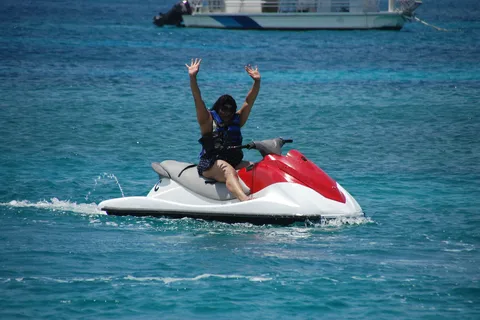 George Town: Self-guided WaveRunner Tour