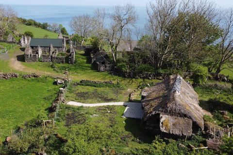 Belfast: Private Derry Transfer Tour via Giant's Causeway