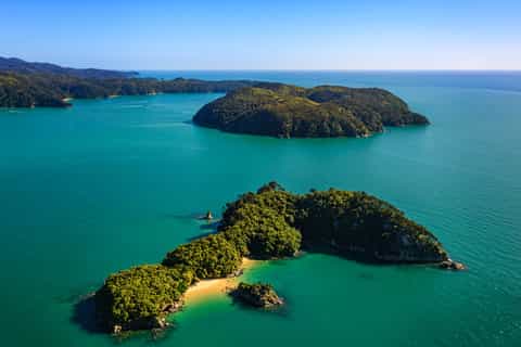 Nelson: Golden Bay and Abel Tasman Fly and Cruise Day Tour