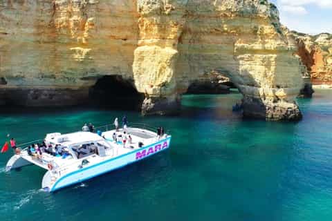 benagil cruzeiro de catamarã pelas grutas e litoral