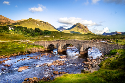 Desde Edimburgo: tour guiado 3 días isla Skye, Tierras AltasHabitación doble con baño privado