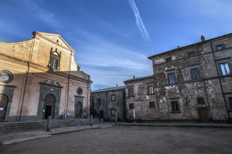 De Civitavecchia: visite de la ville mourante et du parc des monstresTour partagé