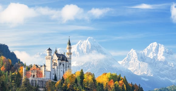 Munich: Neuschwanstein by Bus & Opt. Munich Xmas Market Tour