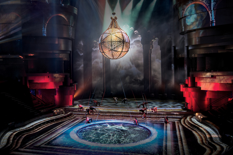 Dubai: La Perle by Dragone Show BiljetterLa Perle: Guldbiljett