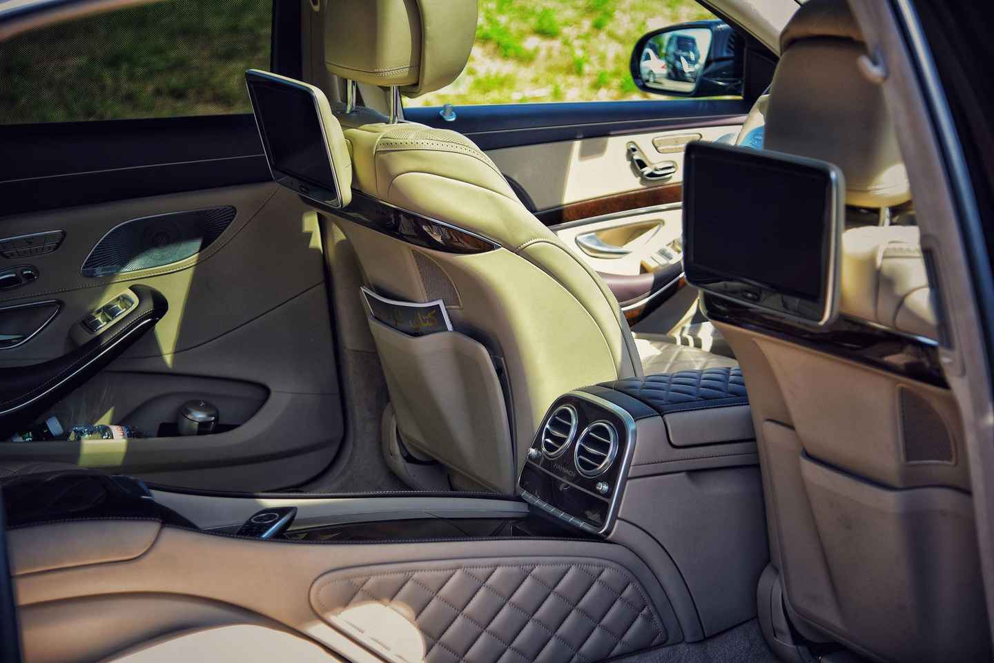 VIP Transfer between Brussels Airport (BRU) and Antwerp