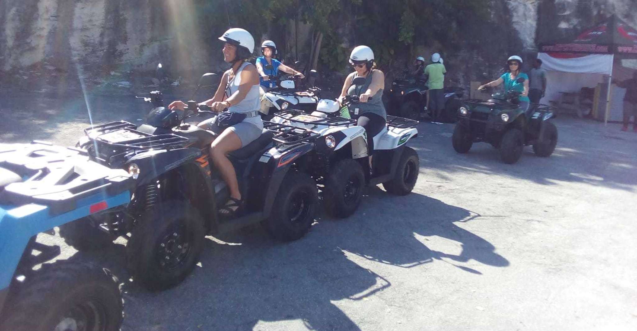 Nassau, Geführte ATV Stadt und Strand Tour - Hizvo