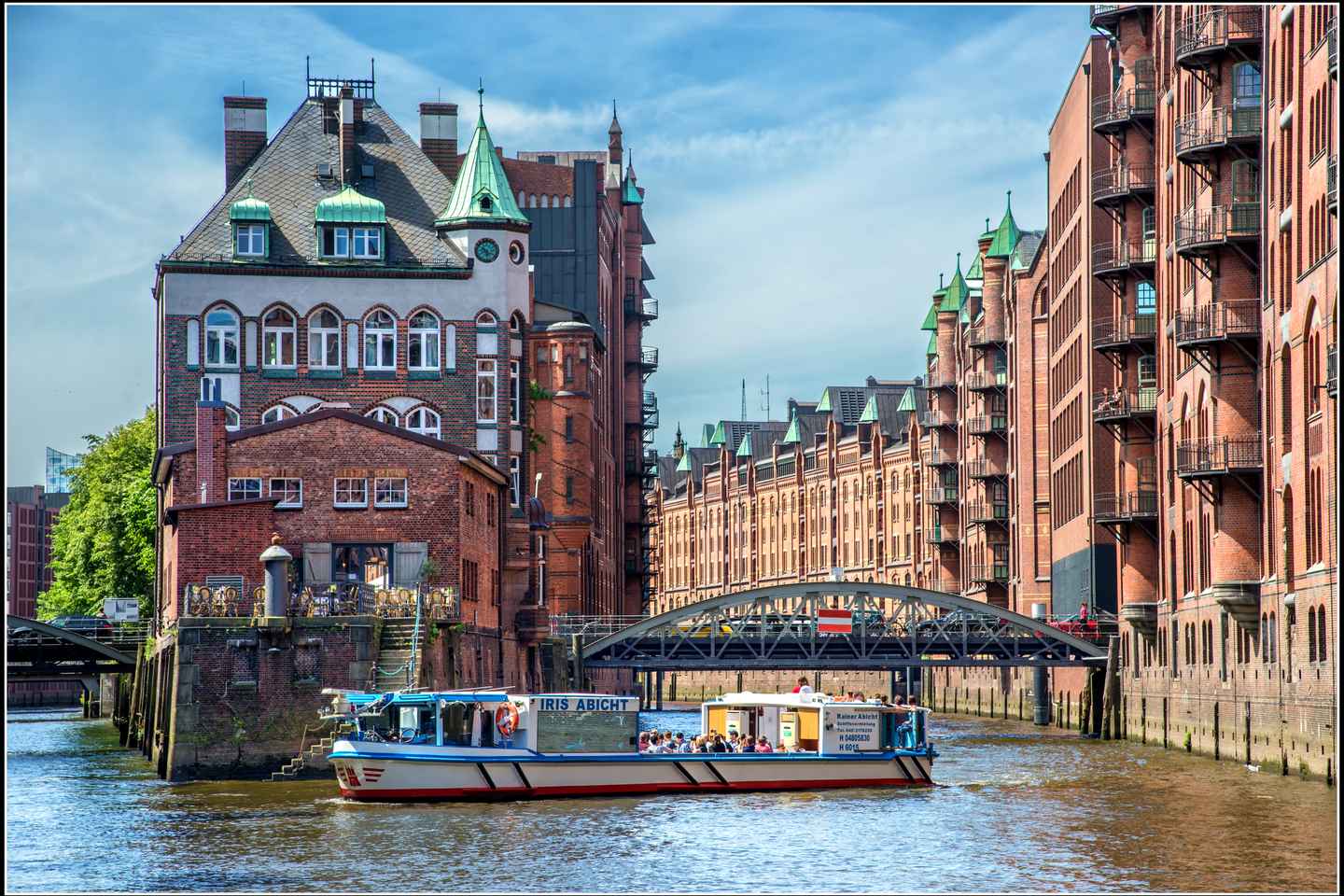 Hamburg: 2-stündige Hafenrundfahrt – Maritimes Flair