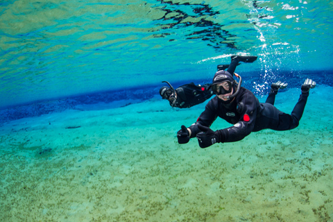 Tour per piccoli gruppi del Circolo d&#039;Oro e dello snorkeling di SilfraCircolo d&#039;Oro e Silfra: tour per piccoli gruppi e snorkeling